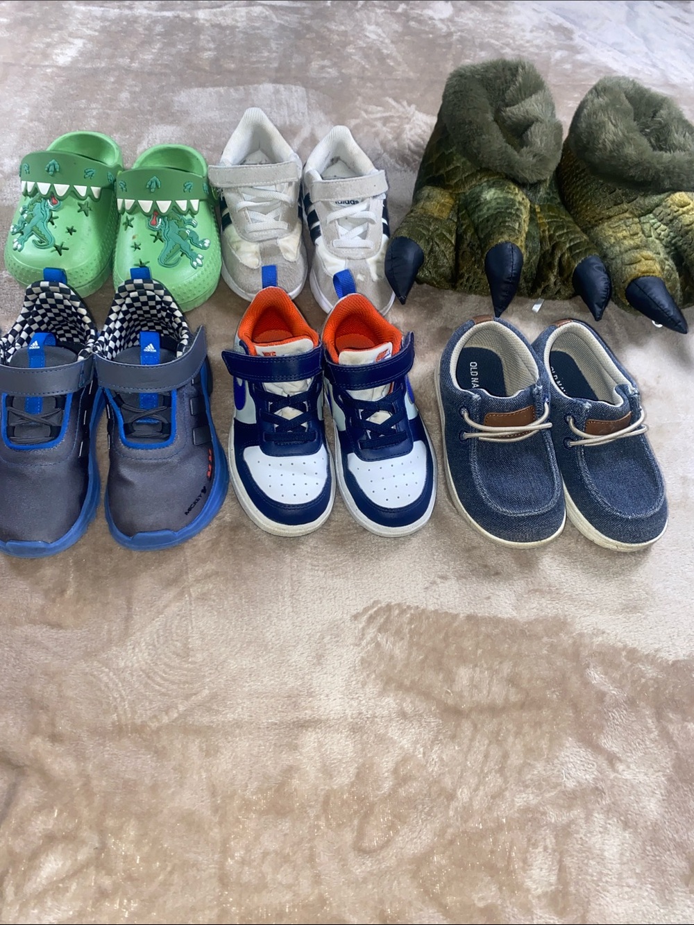 Toddler shoe bundke of 6 Nike, Adidas, Old Navy etc size 9